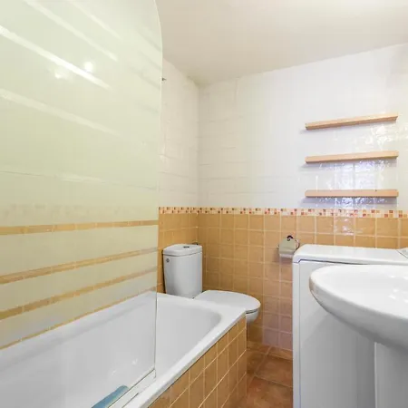 Awesome Apartment In Torremolinos With Outdoor Swimming Pool, Wifi And 1 Bedrooms Apartmán